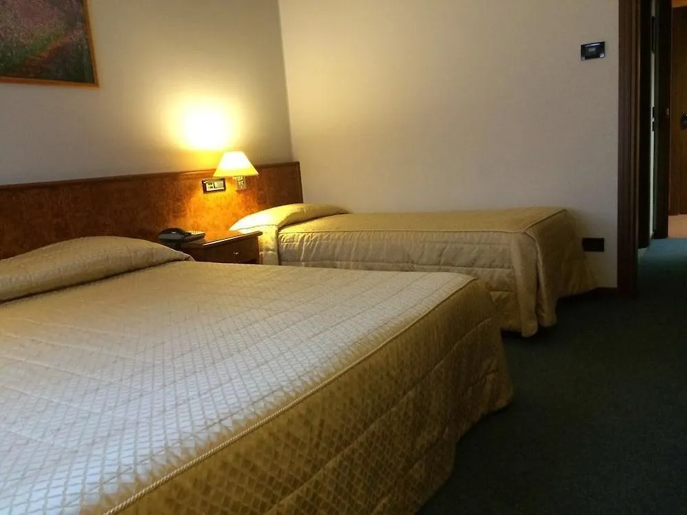 Hotel Motel Europa Ossona 4*,